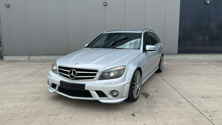 Mercedes-Benz-C-Klasse-63 AMG