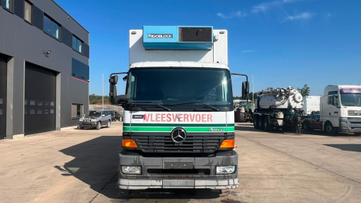 Mercedes-Benz--Atego 1823