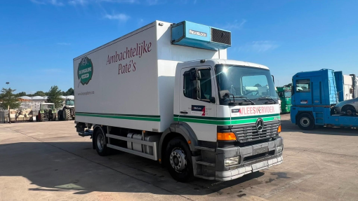 Mercedes-Benz--Atego 1823