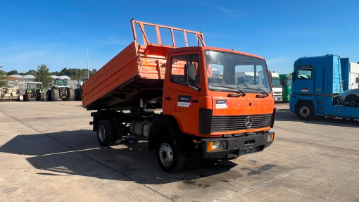 Mercedes-Benz--814
