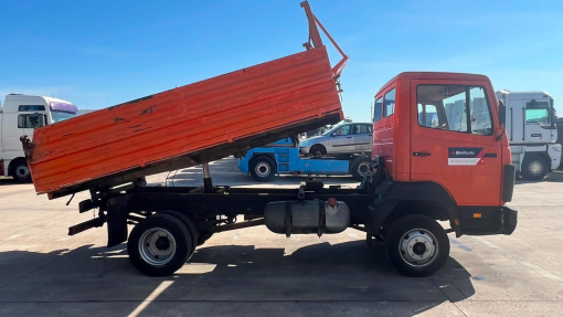 Mercedes-Benz--814