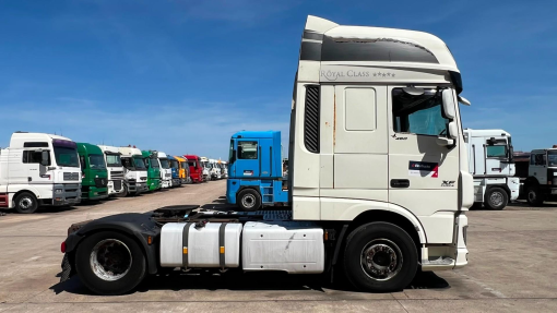 DAF--106 XF 460
