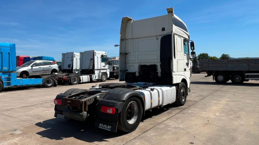DAF--106 XF 460