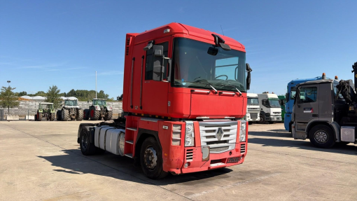 Renault--MAGNUM 460