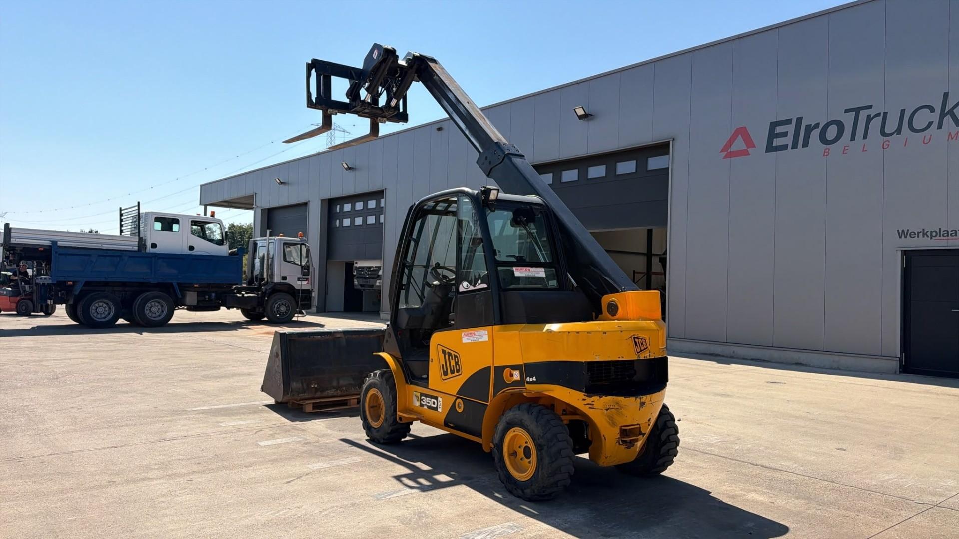 JCB 35D