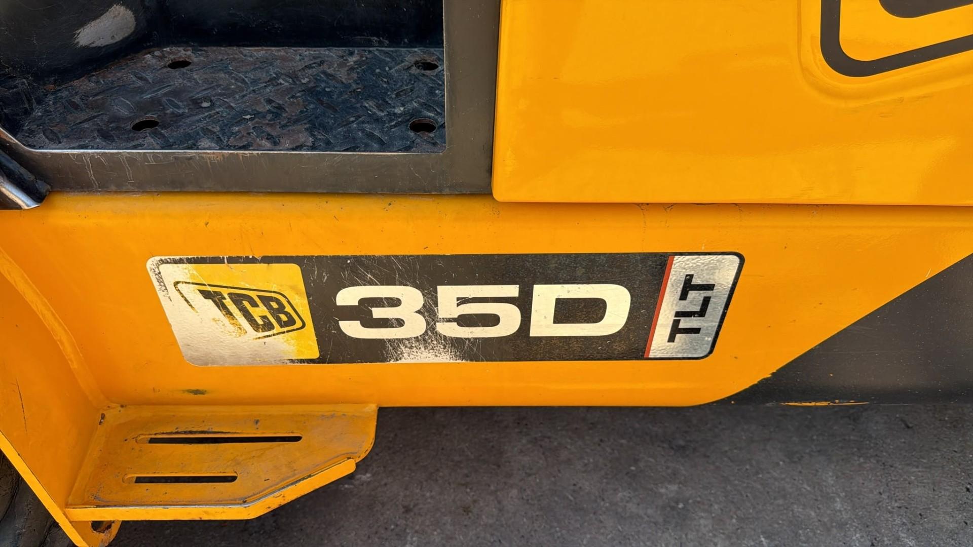 JCB 35D