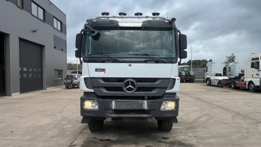 Mercedes-Benz--Actros 2641