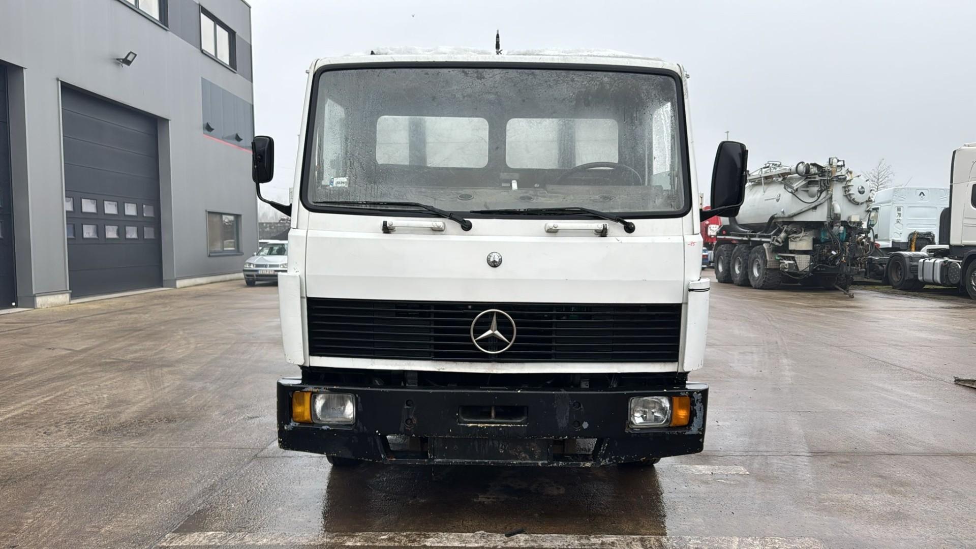 Mercedes-Benz SK 814