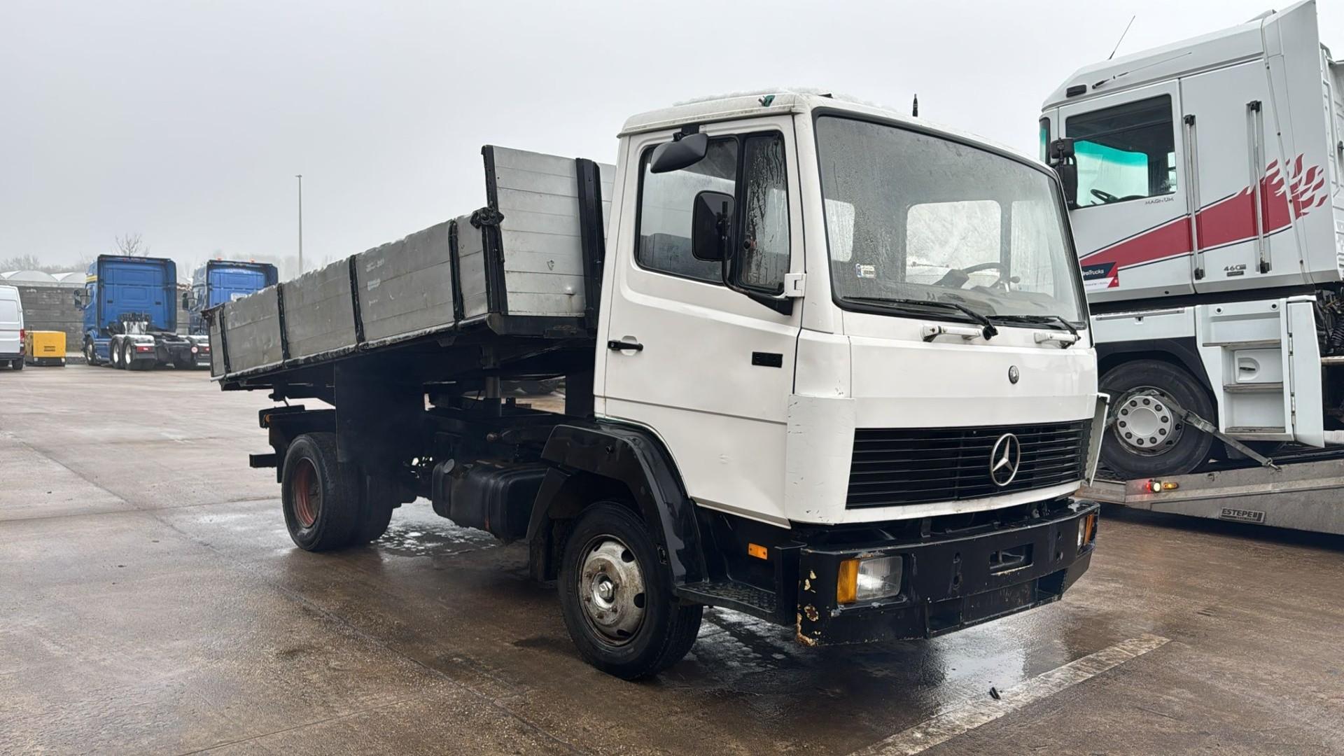 Mercedes-Benz SK 814