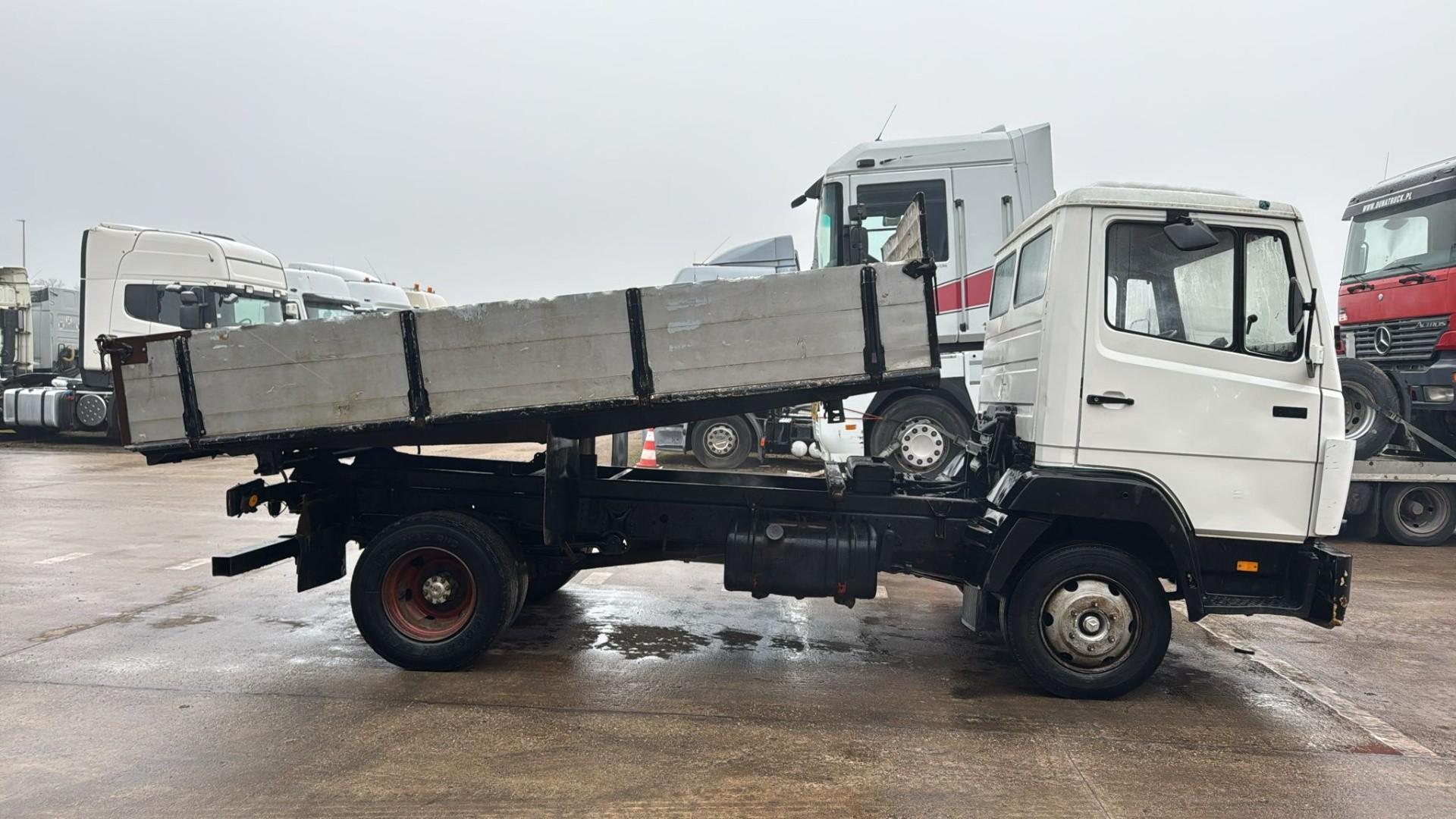 Mercedes-Benz SK 814