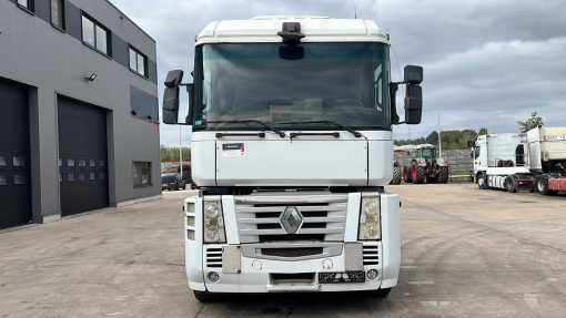 Renault--MAGNUM 460