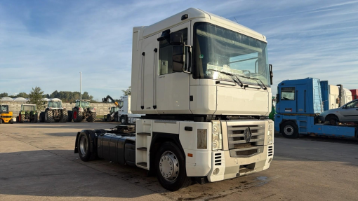 Renault--Magnum 440 DXI