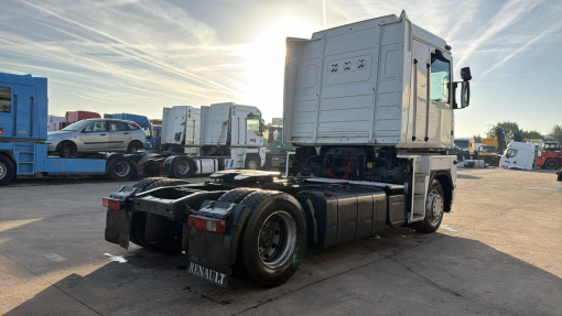 Renault--Magnum 440 DXI