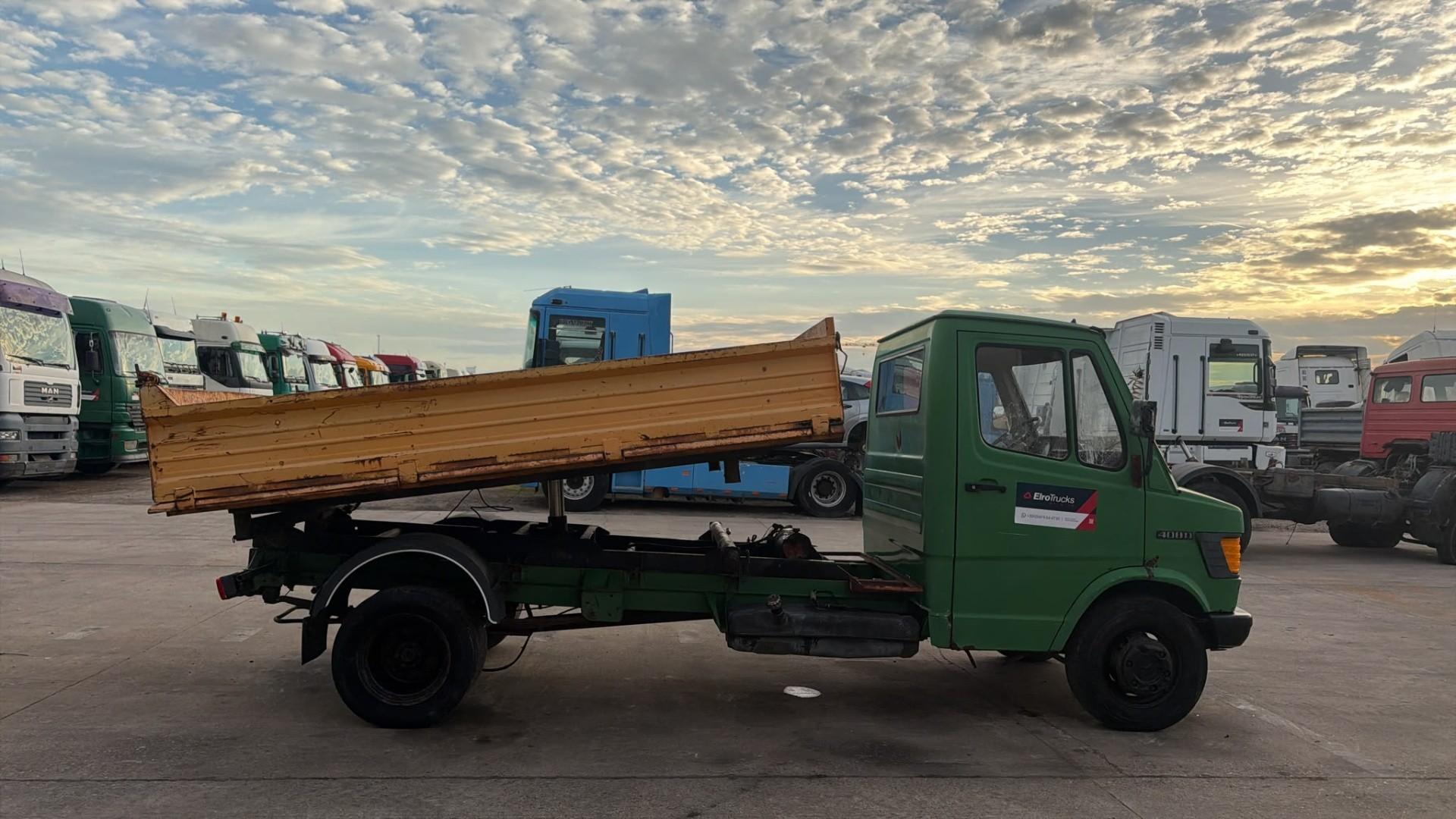 Mercedes-Benz Vario 408