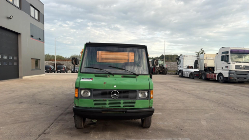Mercedes-Benz--Vario 408