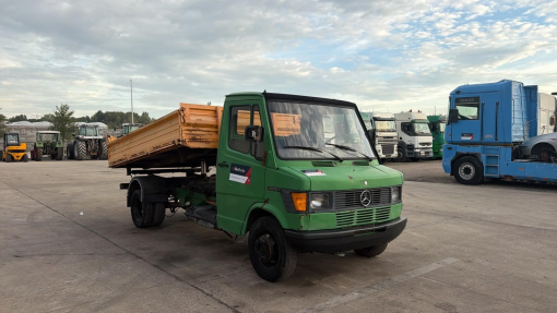 Mercedes-Benz--Vario 408