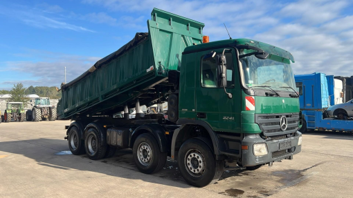 Mercedes-Benz--actros 3241