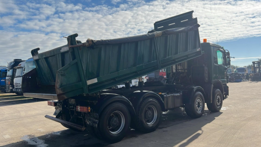 Mercedes-Benz--actros 3241