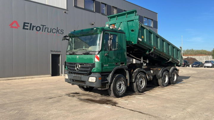 Mercedes-Benz--actros 3241