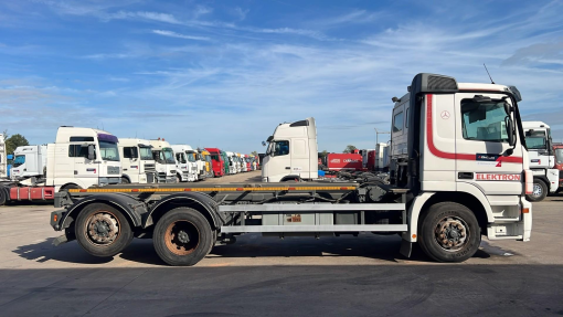 Mercedes-Benz--ACTROS 2544