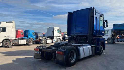 Renault--Magnum 440 DXI