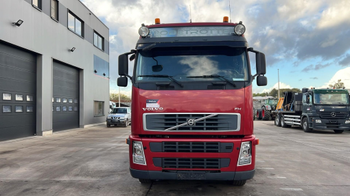 Volvo--FH 440