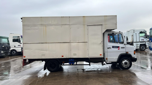 Mercedes-Benz--Vario 814