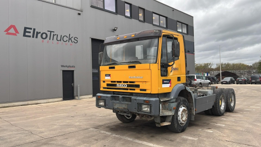 Iveco  Eurotrakker 260 E 30