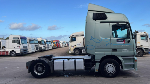 Mercedes-Benz--Actros 1835