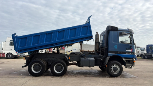 Mercedes-Benz--Actros 3343