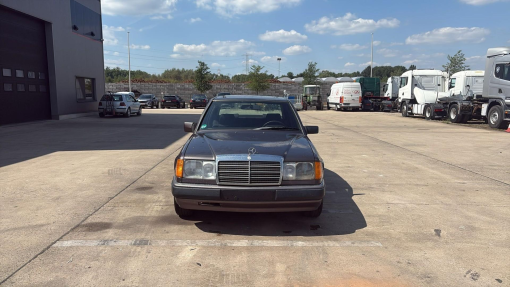 Mercedes-Benz-E-Klasse-200