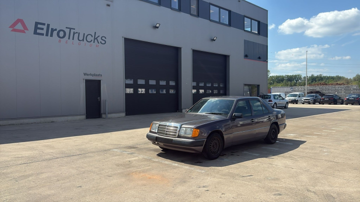 Mercedes-Benz-E-Klasse-200
