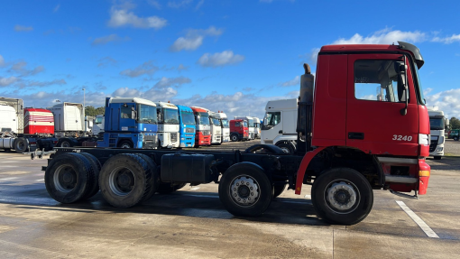Mercedes-Benz--Actros 3240