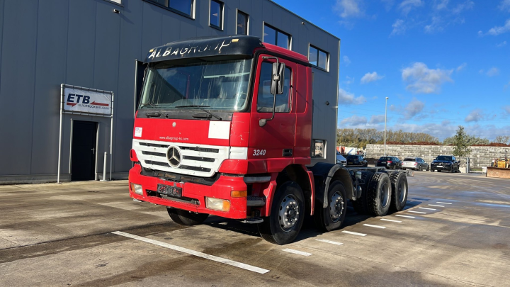 Mercedes-Benz--Actros 3240