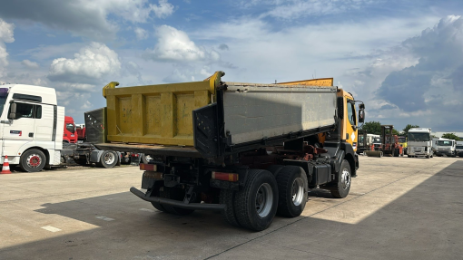 Renault--Kerax 385