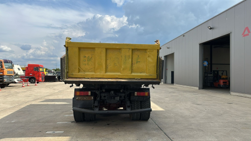 Renault--Kerax 385