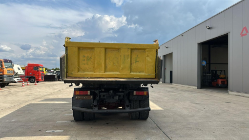 Renault--Kerax 385