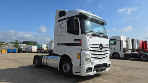 Mercedes-Benz--Actros 1945