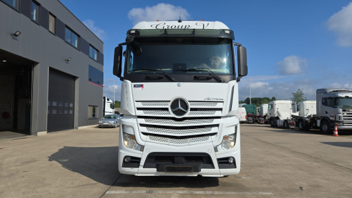 Mercedes-Benz--Actros 1945