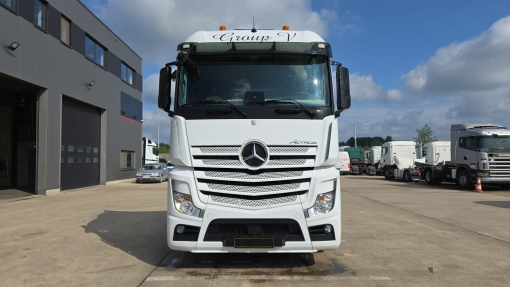Mercedes-Benz--Actros 1945