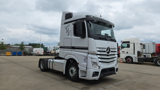Mercedes-Benz--Actros 1945