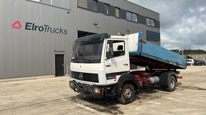 Mercedes-Benz--SK 809