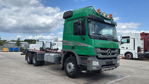Mercedes-Benz--Actros 2646