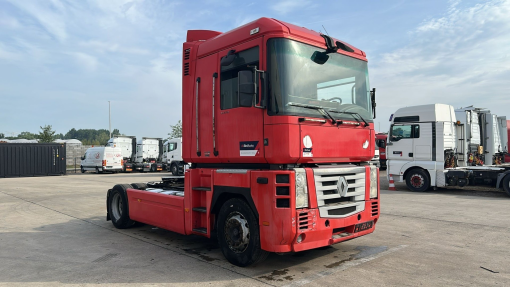 Renault--MAGNUM 460