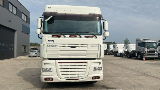 DAF--105 XF 460