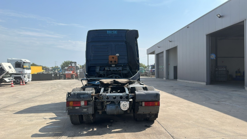 Mercedes-Benz--Actros 1835