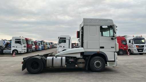 DAF--105 XF 460