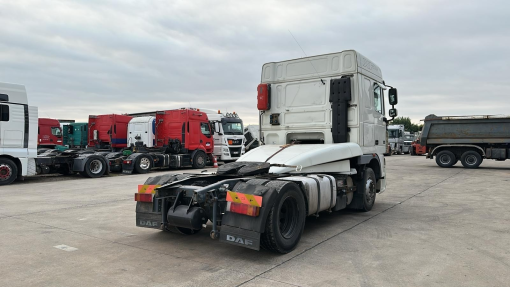 DAF--105 XF 460