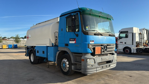 Mercedes-Benz--actros 1844