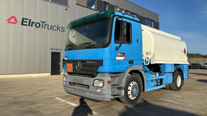 Mercedes-Benz--actros 1844